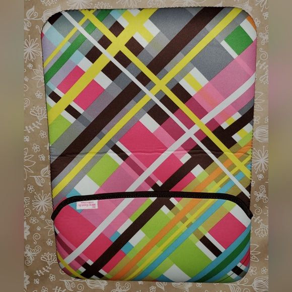 The MacBeth Collection Reversible Neoprene Laptop Case/Bag**16" X 12" - Picture 2 of 7